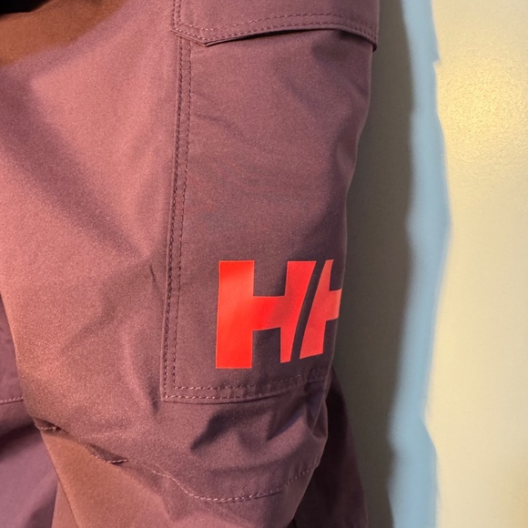 Helly Hansen Women’s Switch Cargo Insulated Ski Pants – Small, Black Grape - Picture 2 of 8